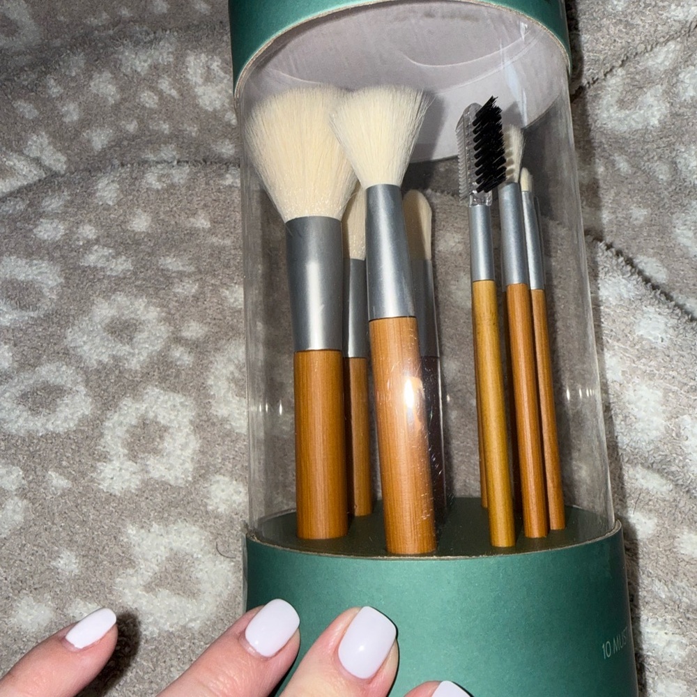 adidas Green Circular Cosmetic or Accessory Case - Picture 3 of 6